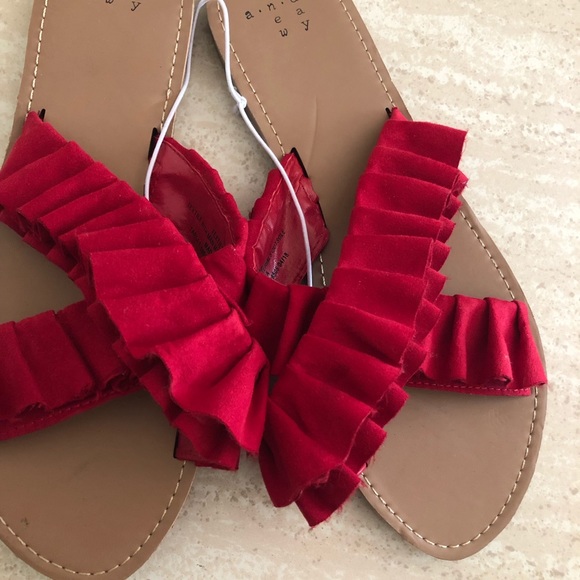 Women’s cimberly ruffle cross band slide sandals - Picture 2 of 5